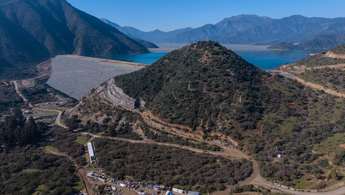 Se utilizarán cerca de 4,5 millones de m³ de material, proveniente de un sitio de empréstito a un kilómetro de distancia.